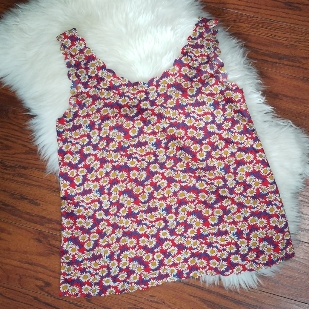 Daisy Pinkyotto Anthropologie Scalloped Tank top
